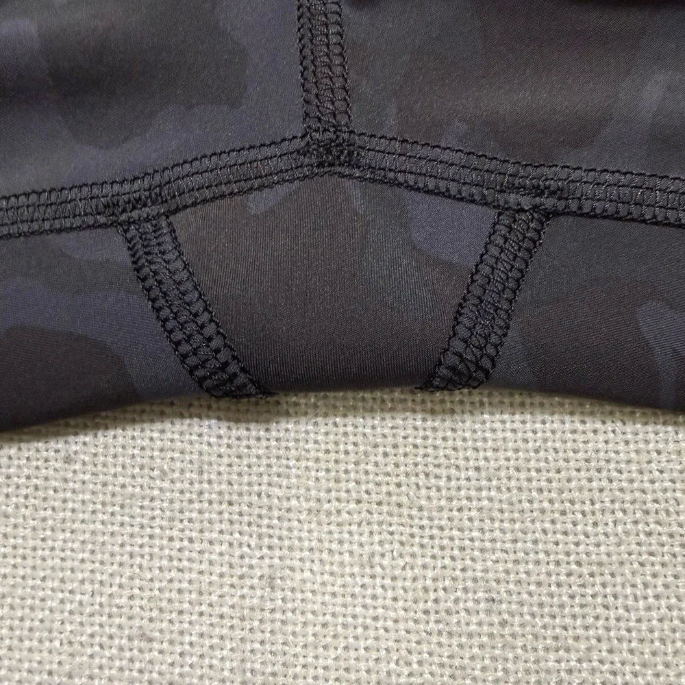 Lululemon Fast and Free Crop Leggings 19” Nulux Incognito Camo Multi Grey Size 6